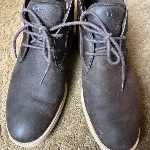 UGG Men's Dark Brown Leather chukka boot size 10 - Picture 1 of 4